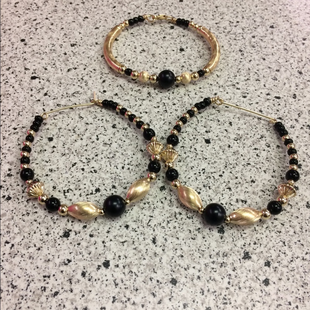 10 kt gold filled door knocker earrings and bangle